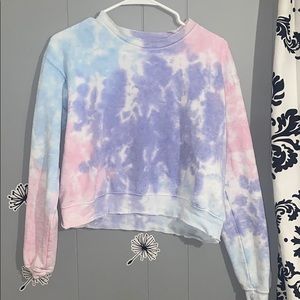 Tie-die long sleeve crop top